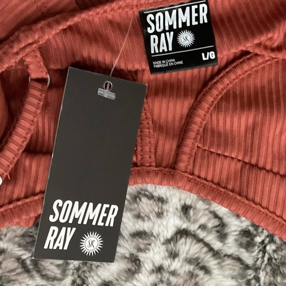 Rust Ribbed Crop Top - Picture 4 of 4